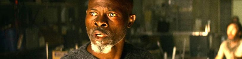 Do prequelu Tichého místa se vrací postava z druhého dílu, kterou ztvárnil Djimon Hounsou